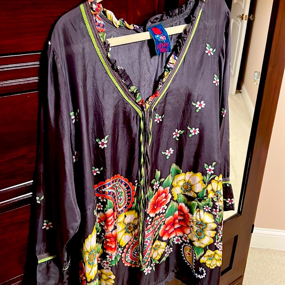 Johnny Was Tunic With Floral Design